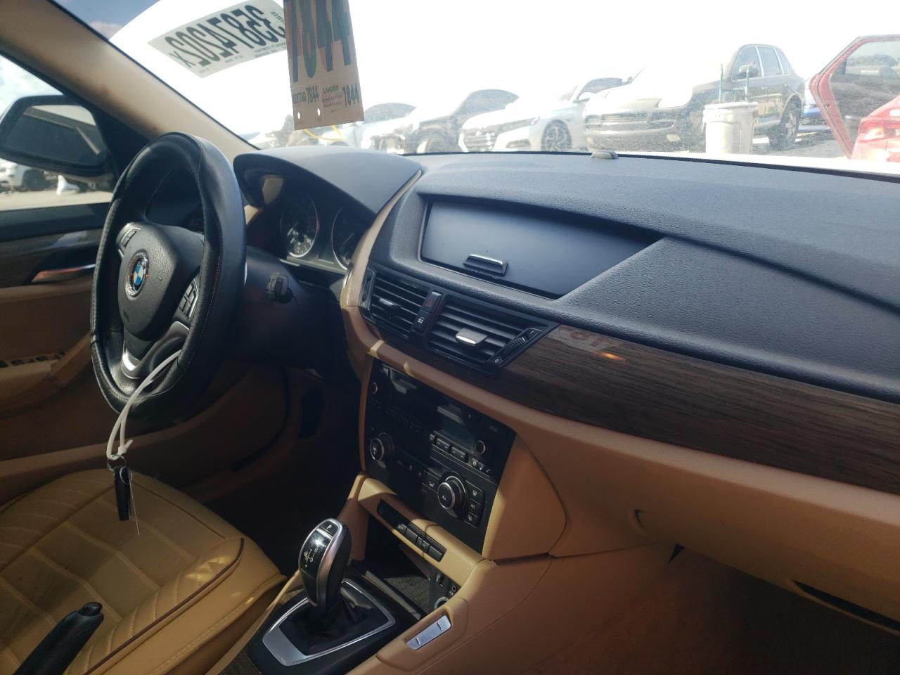 Photo 9 from auction – 2013 BMW X1 SDRIVE2 with VIN WBAVM1C59DVW41824