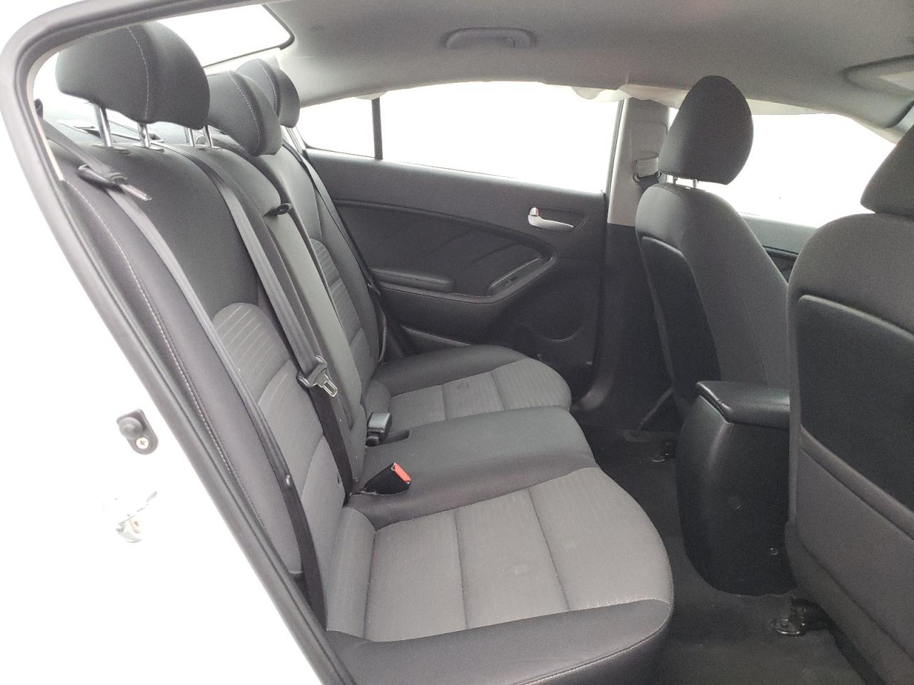 Photo 6 from auction – 2018 KIA FORTE LX with VIN 3KPFL4A70JE253039