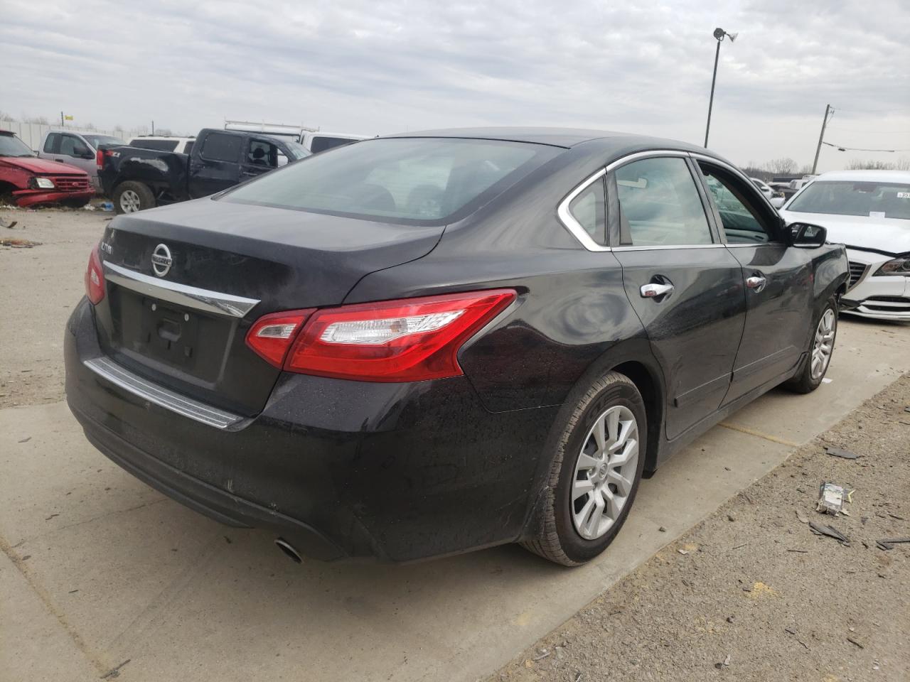 Photo 4 from auction – 2017 NISSAN ALTIMA 2.5 with VIN 1N4AL3AP1HC118518