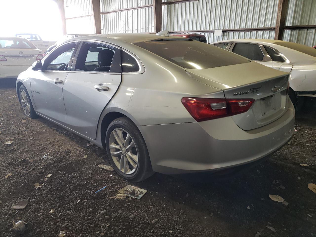 Photo 3 from auction – 2018 CHEVROLET MALIBU LT with VIN 1G1ZD5ST8JF124251