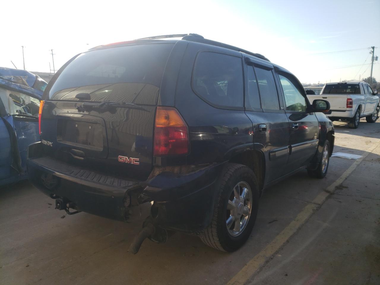 Photo 4 from auction – 2003 GMC ENVOY with VIN 1GKDT13S632232689