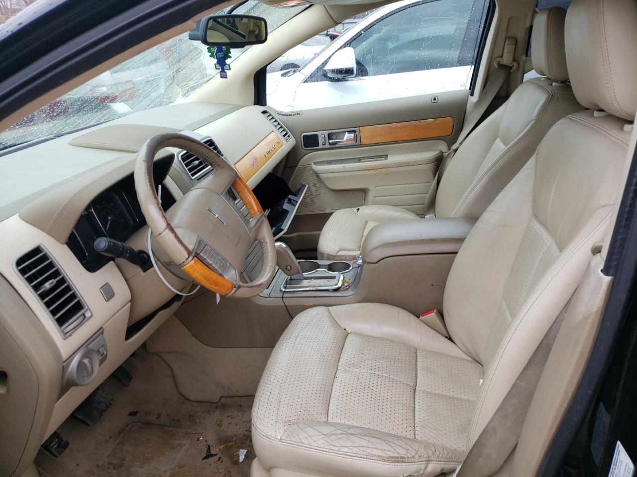 Photo 5 from auction – 2007 LINCOLN MKX with VIN 2LMDU88C97BJ02490