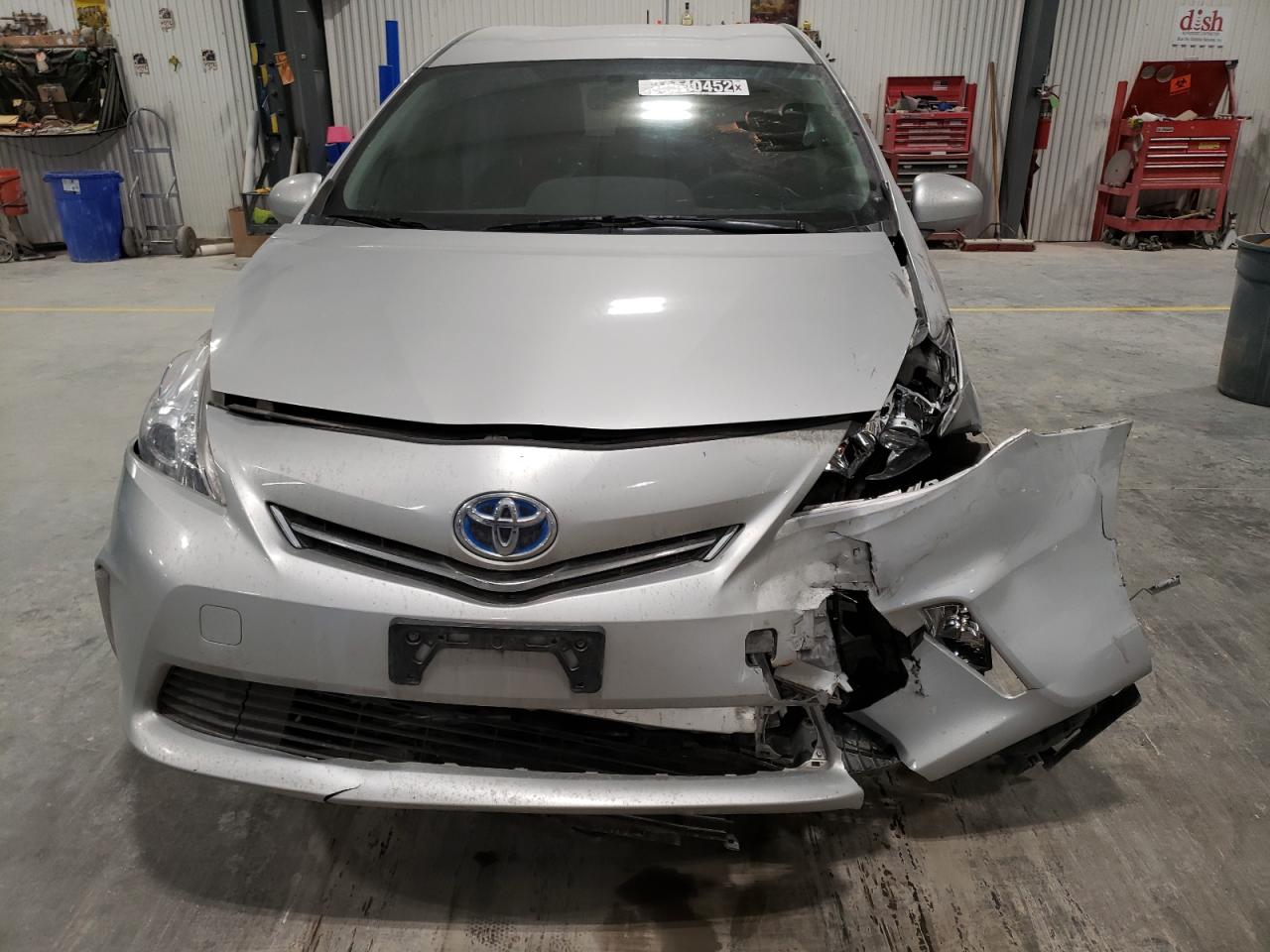 Photo 9 from auction – 2014 TOYOTA PRIUS V with VIN JTDZN3EU2EJ006194