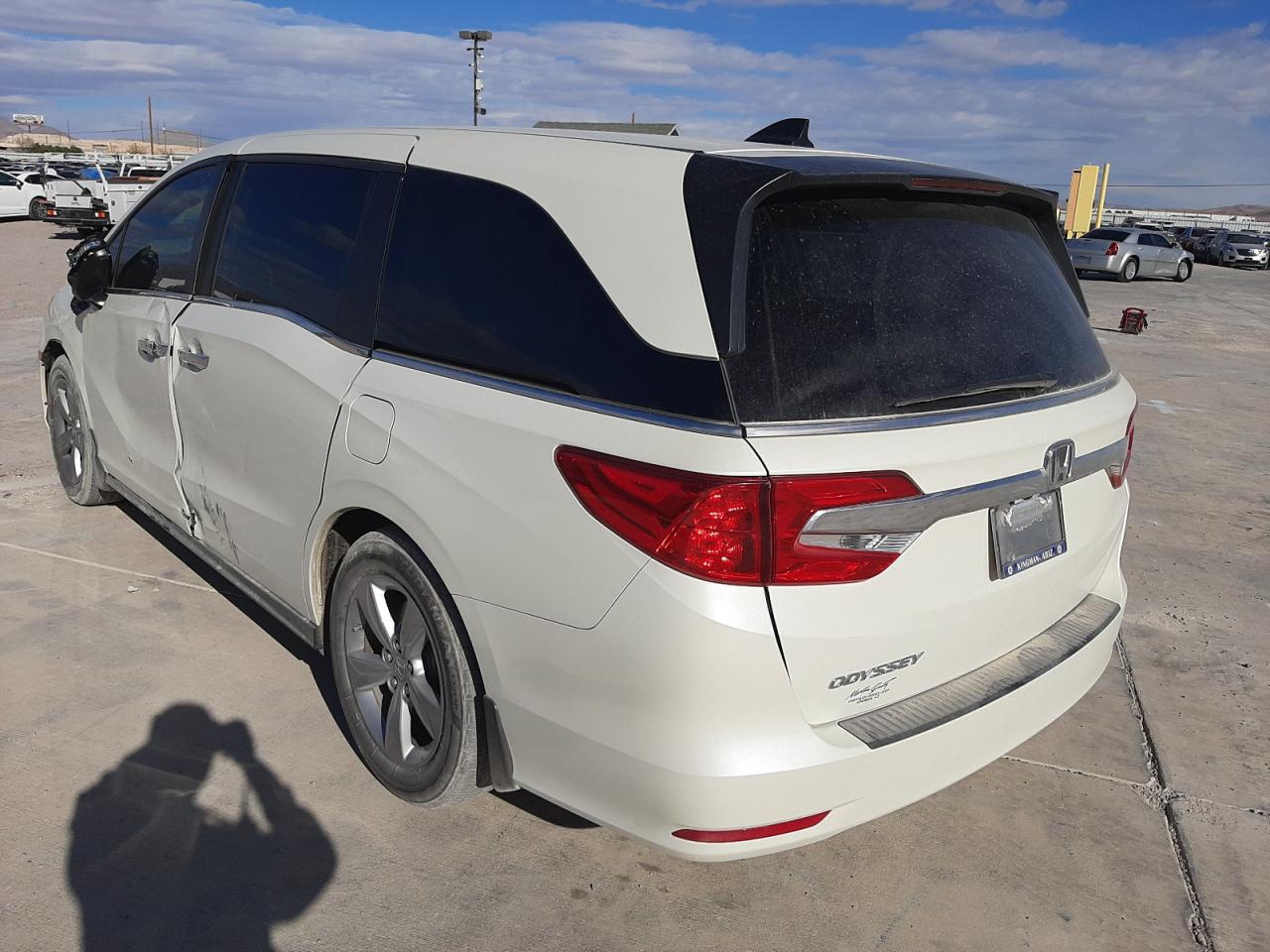 Photo 3 from auction – 2018 HONDA ODYSSEY EX with VIN 5FNRL6H71JB082763