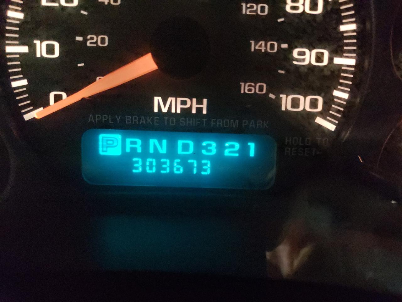 Photo 8 from auction – 2002 CHEVROLET SILVERADO with VIN 2GCEC19V221230745