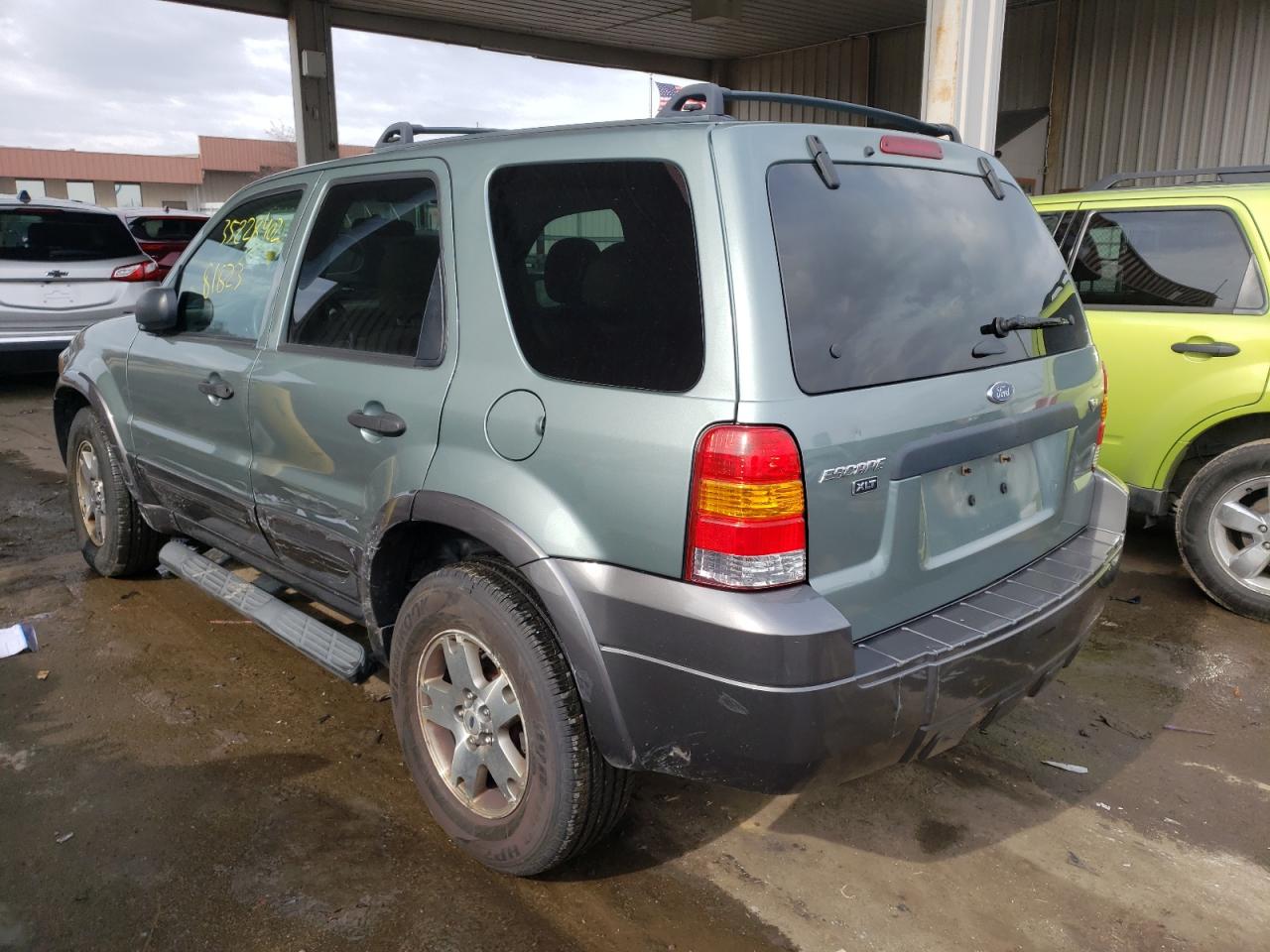 Photo 3 from auction – 2005 FORD ESCAPE XLT with VIN 1FMYU931X5KE48849
