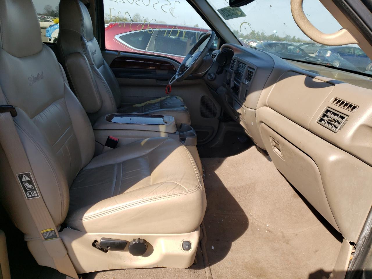 Photo 5 from auction – 2004 FORD EXCURSION with VIN 1FMNU43S91ED43016