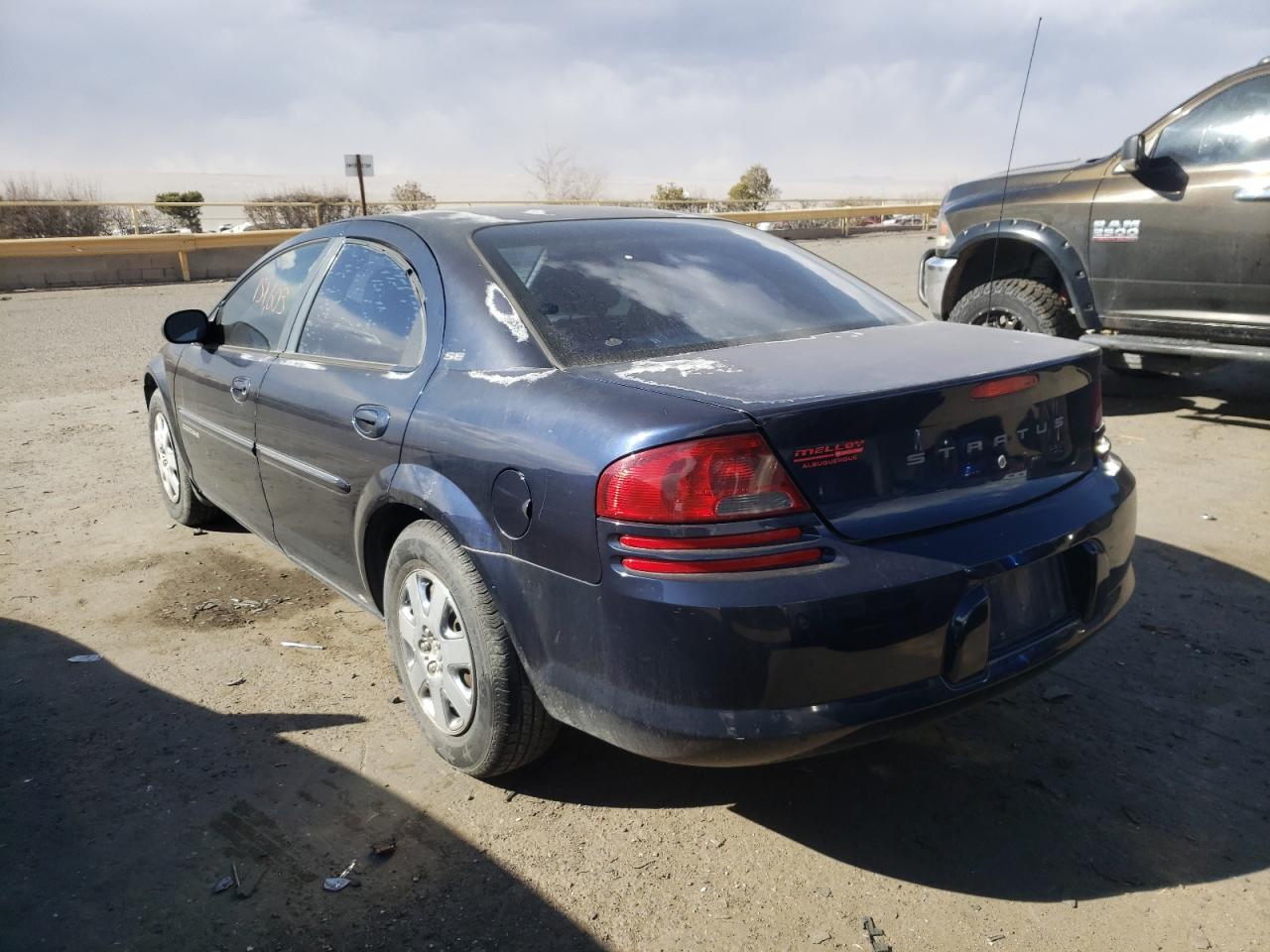 Photo 3 from auction – 2001 DODGE STRATUS SE with VIN 1B3EJ46U71N515894