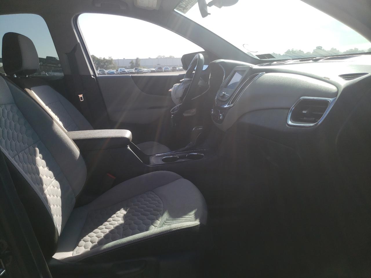 Photo 5 from auction – 2020 CHEVROLET EQUINOX LS with VIN 3GNAXHEV4LS504266