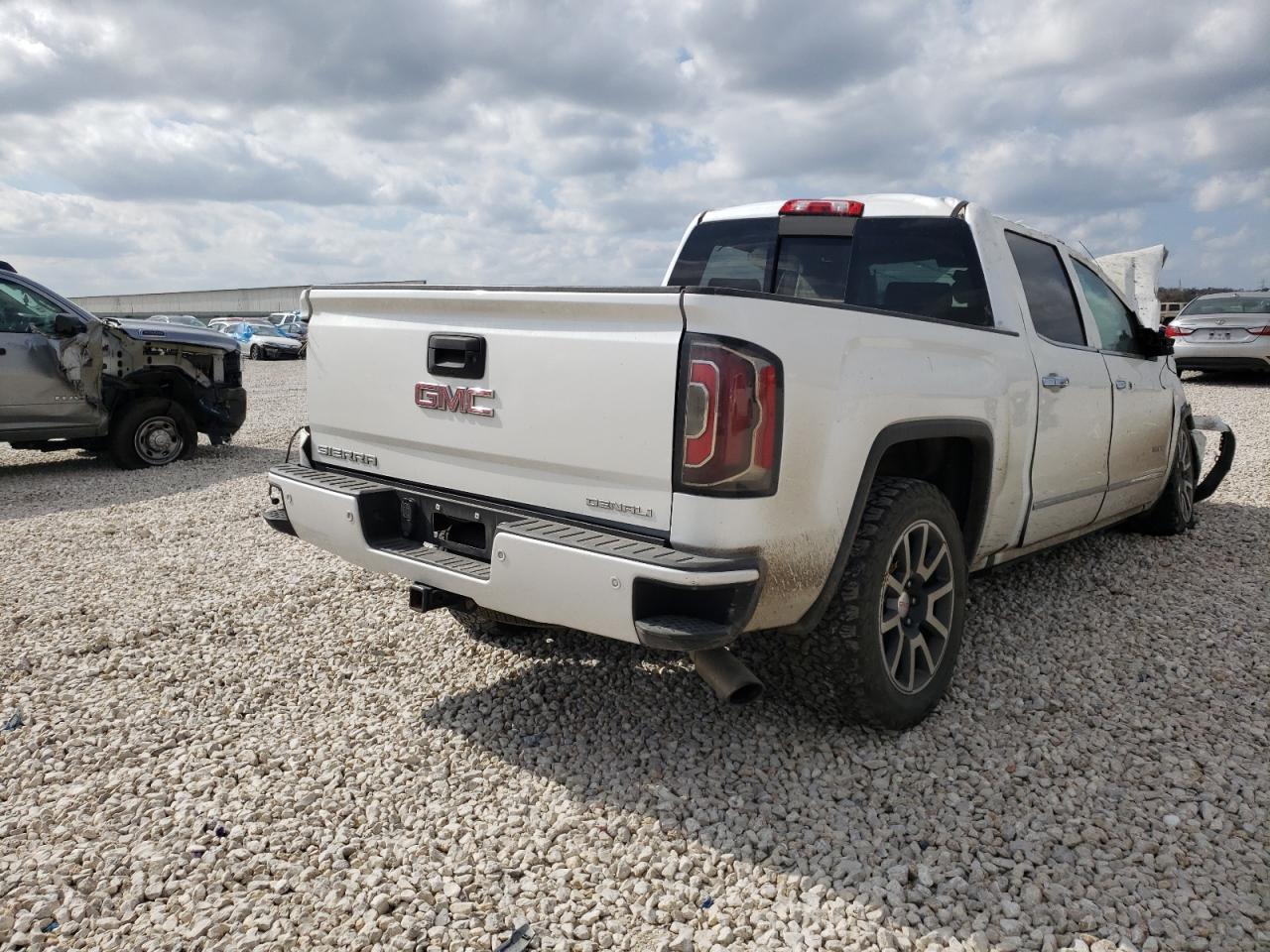 Photo 4 from auction – 2017 GMC SIERRA C15 with VIN 3GTP1PEC2HG214647