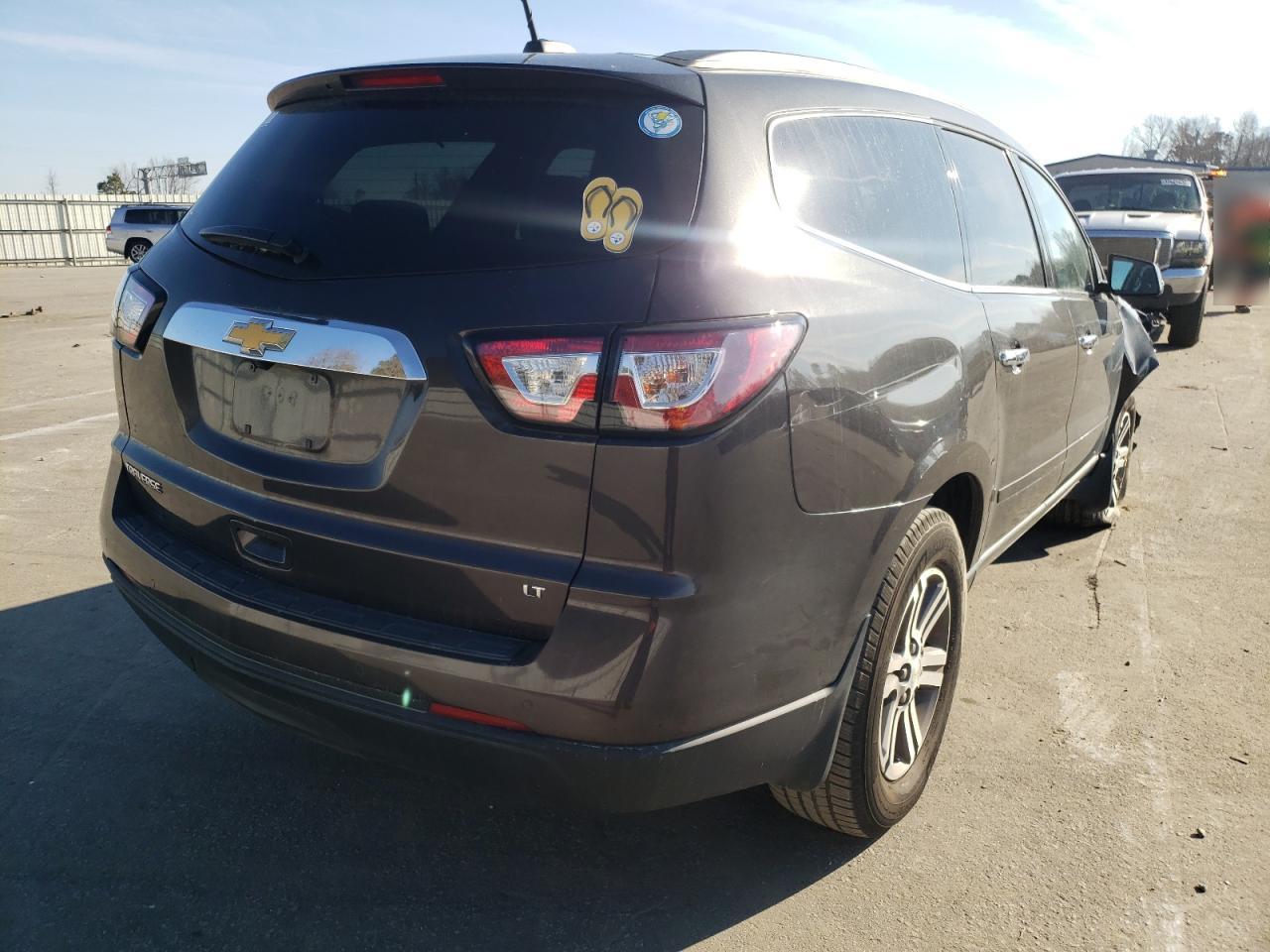 Photo 4 from auction – 2017 CHEVROLET TRAVERSE L with VIN 1GNKRGKD3HJ195483