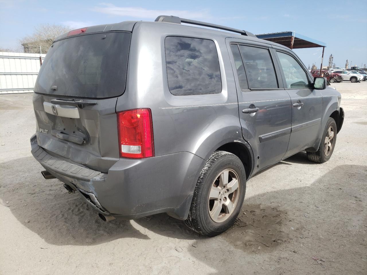 Photo 4 from auction – 2011 HONDA PILOT EXL with VIN 5FNYF3H54BB016936