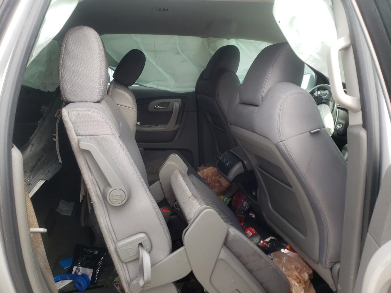 Photo 6 from auction – 2011 CHEVROLET TRAVERSE L with VIN 1GNKRFED5BJ394239