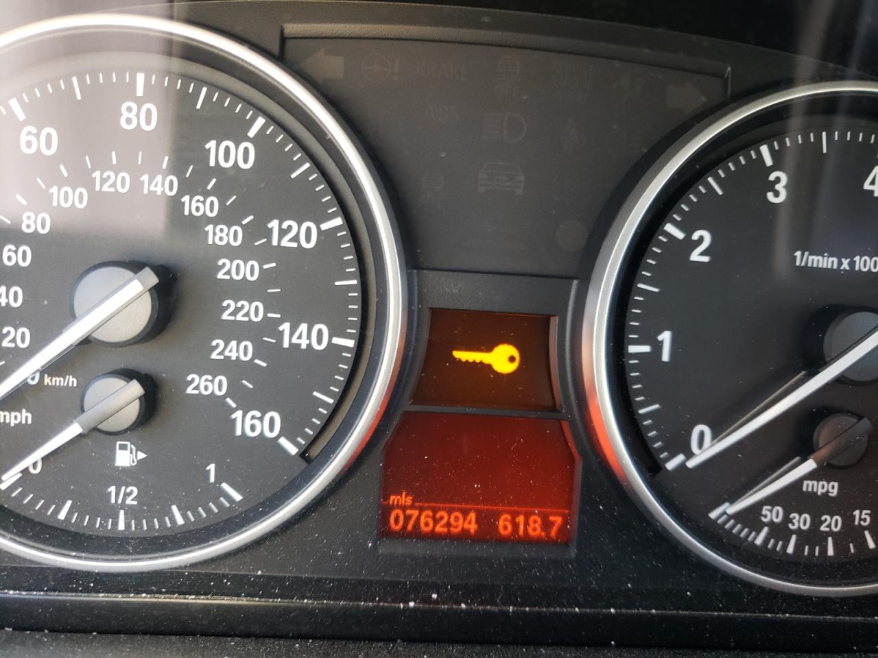 Photo 8 from auction – 2015 BMW X1 SDRIVE2 with VIN WBAVM1C56FVZ93777