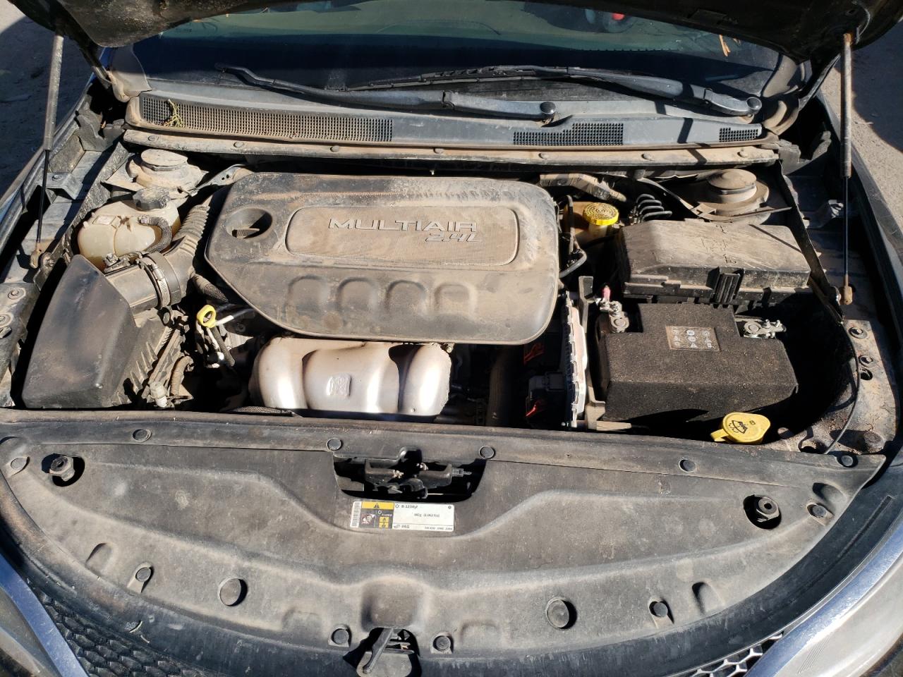Photo 7 from auction – 2016 CHRYSLER 200 LIMITE with VIN 1C3CCCAB9GN104557