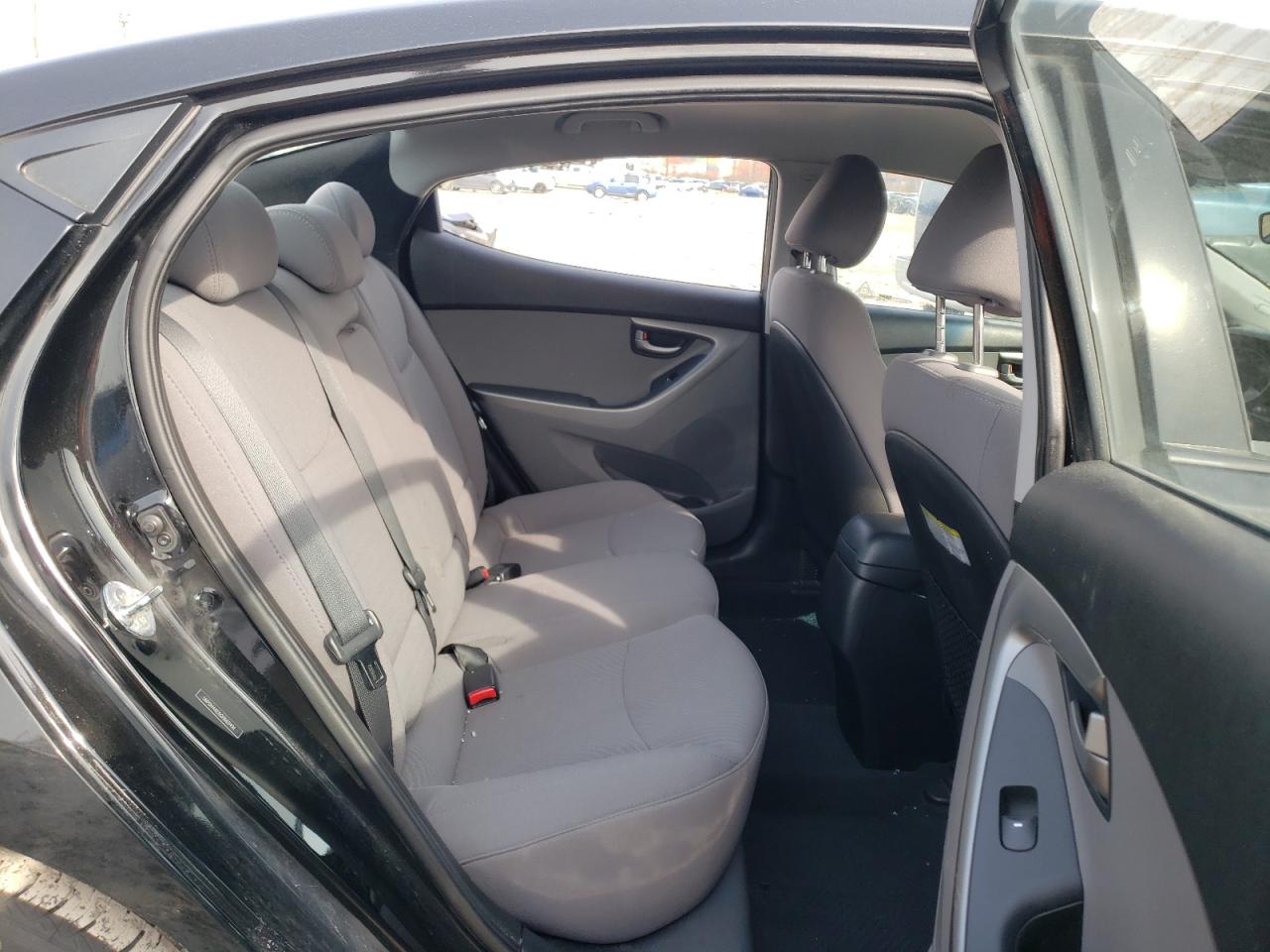 Photo 6 from auction – 2016 HYUNDAI ELANTRA SE with VIN 5NPDH4AE6GH668491