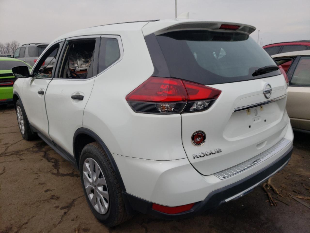 Photo 3 from auction – 2018 NISSAN ROGUE S with VIN KNMAT2MT3JP604663