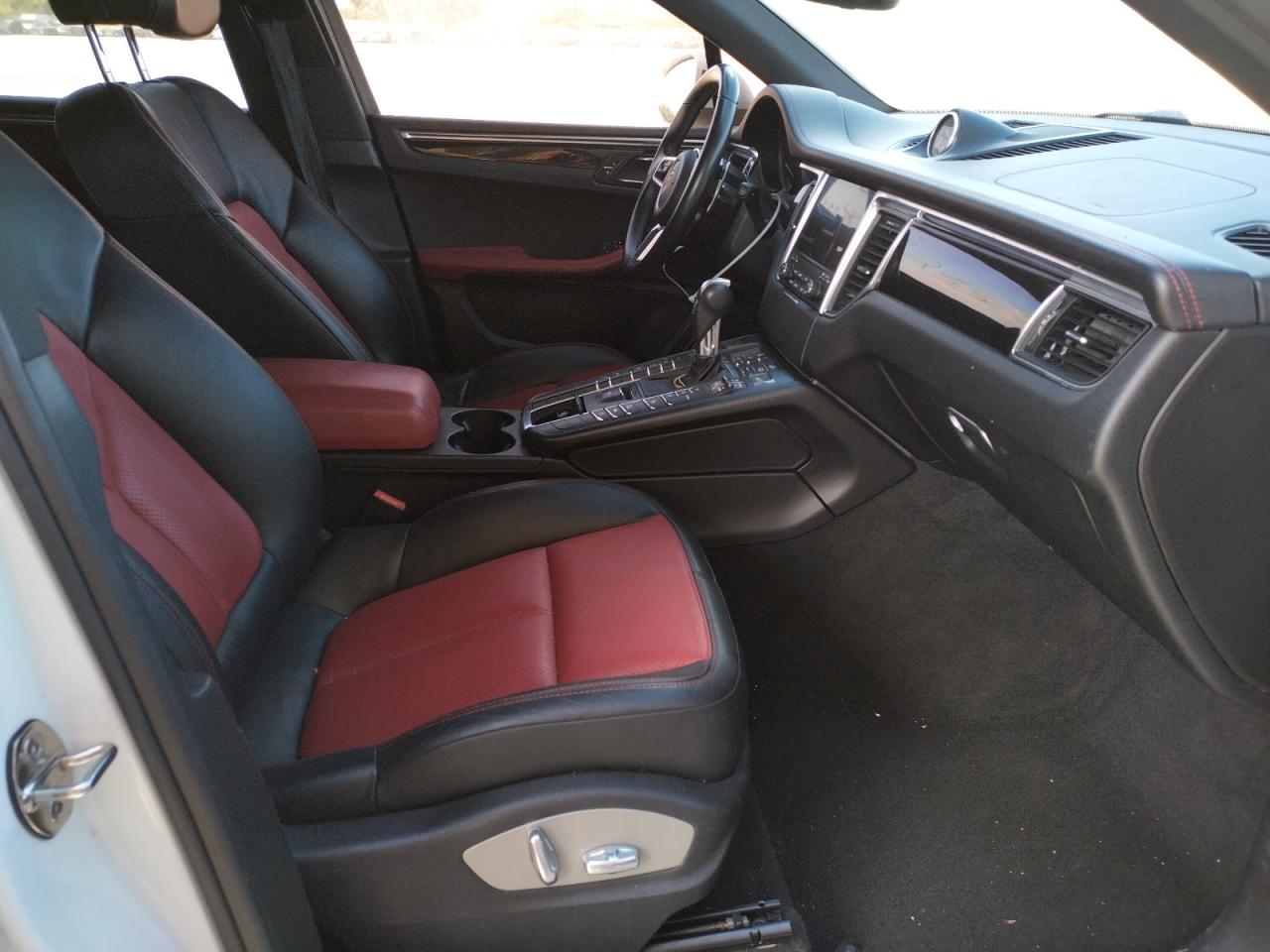 Photo 5 from auction – 2017 PORSCHE MACAN with VIN WP1AA2A54HLB04930