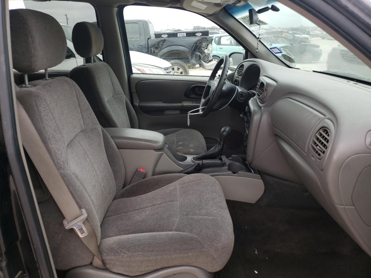 Photo 5 from auction – 2004 CHEVROLET TRAILBLAZE with VIN 1GNDS13S442196217
