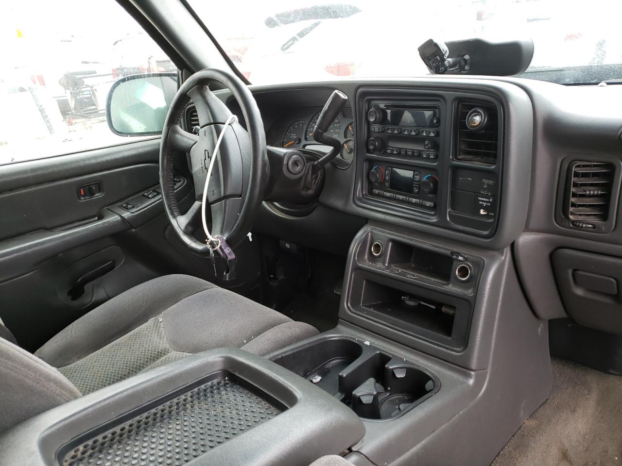 Photo 9 from auction – 2006 CHEVROLET SILVERADO with VIN 1GCHK29UX6E198600
