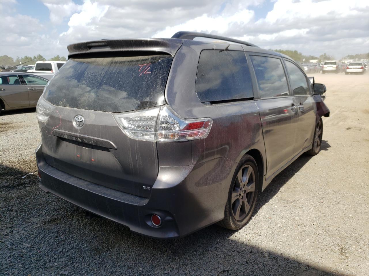 Photo 4 from auction – 2017 TOYOTA SIENNA SE with VIN 5TDXZ3DC4HS799848