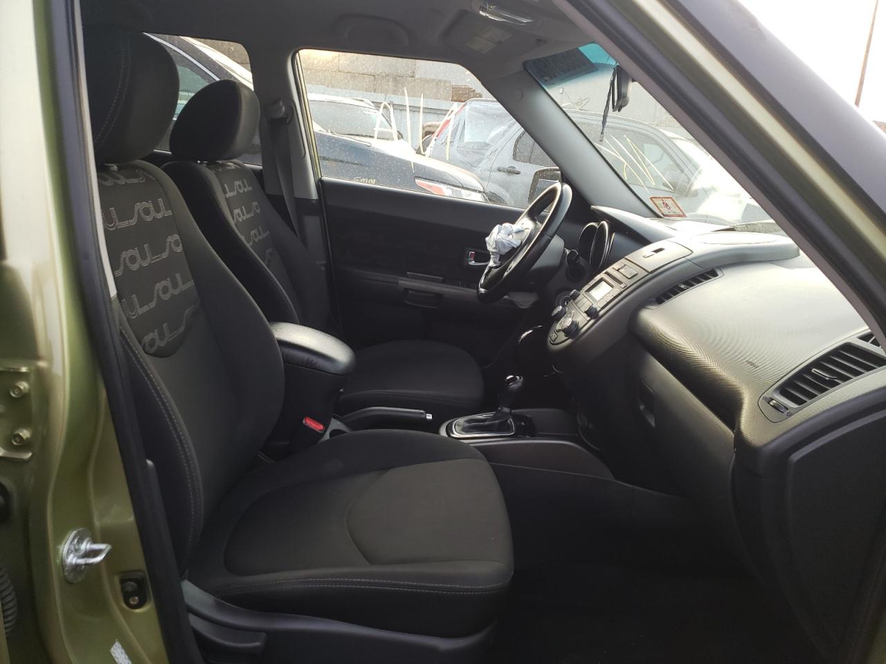 Photo 5 from auction – 2013 KIA SOUL with VIN KNDJT2A63D7606772