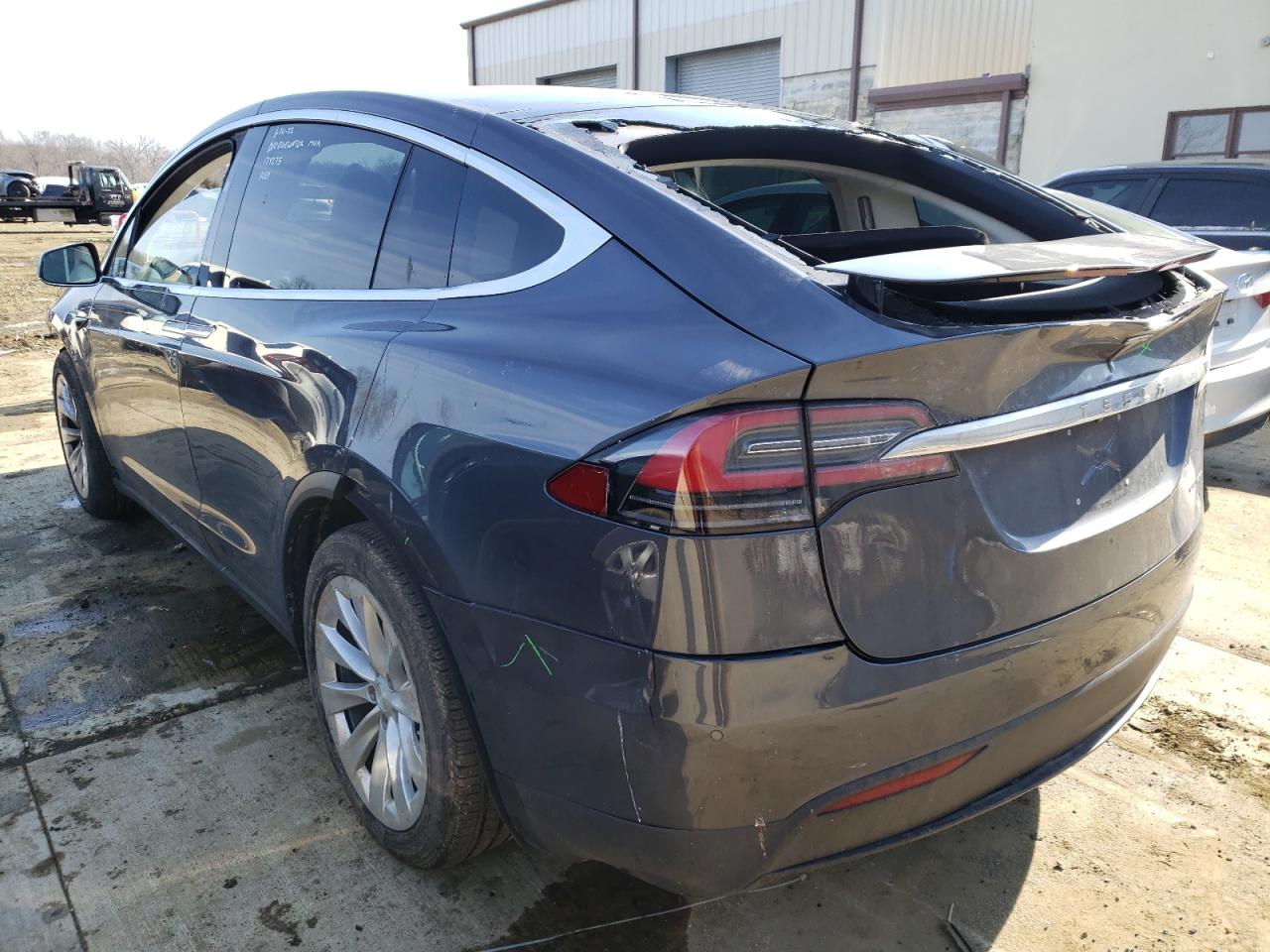 Photo 3 from auction – 2019 TESLA MODEL X with VIN 5YJXCAE27KF185769