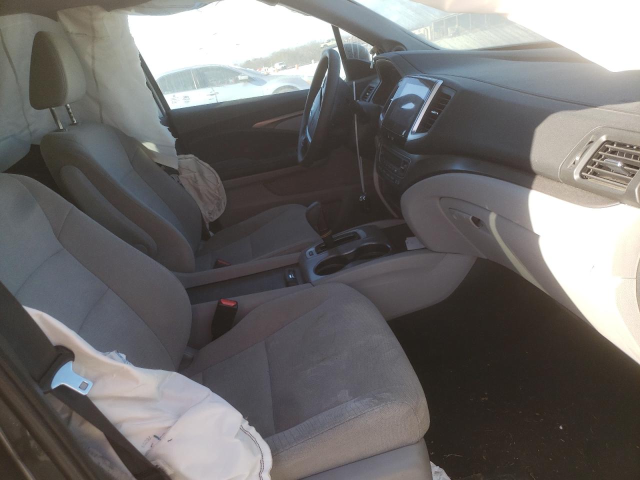 Photo 5 from auction – 2016 HONDA PILOT EX with VIN 5FNYF6H30GB055644