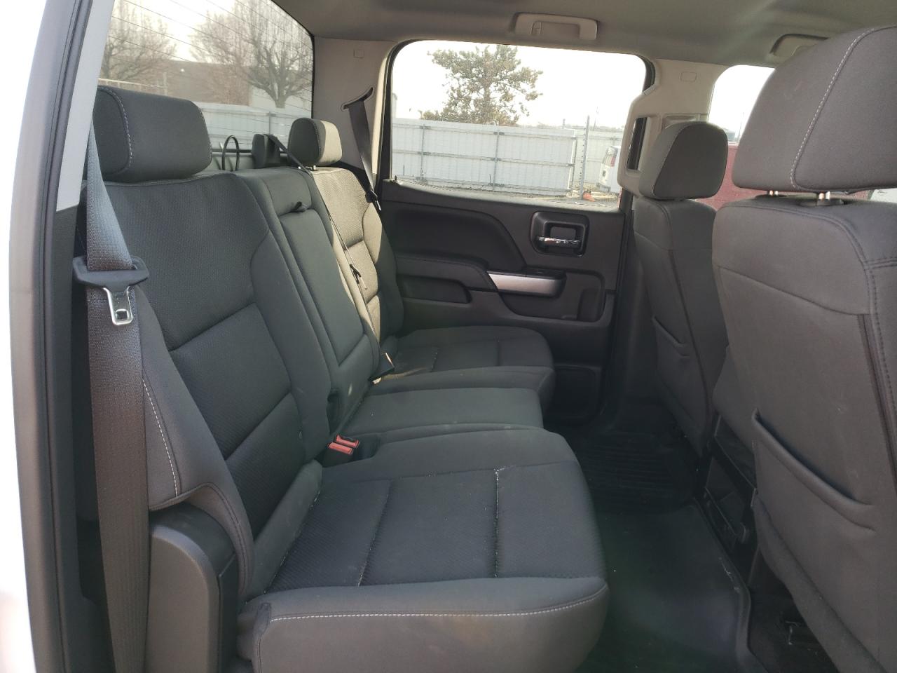 Photo 6 from auction – 2018 CHEVROLET SILVERADO with VIN 3GCUKREC0JG354083