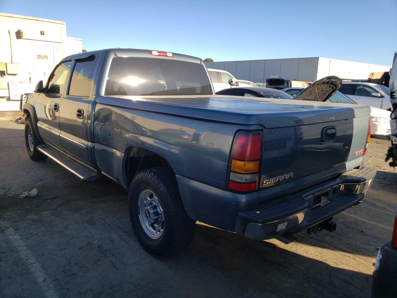 Photo 3 from auction – 2006 GMC SIERRA C15 with VIN 1GTGC13U36F213315