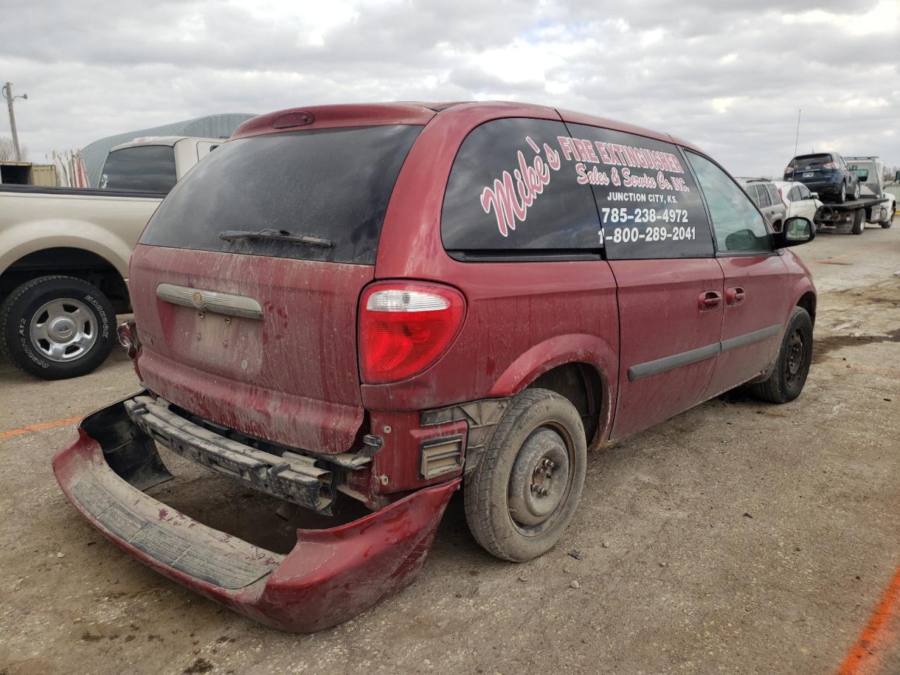 Photo 4 from auction – 2005 CHRYSLER TOWN & COU with VIN 1C4GP45R15B394399