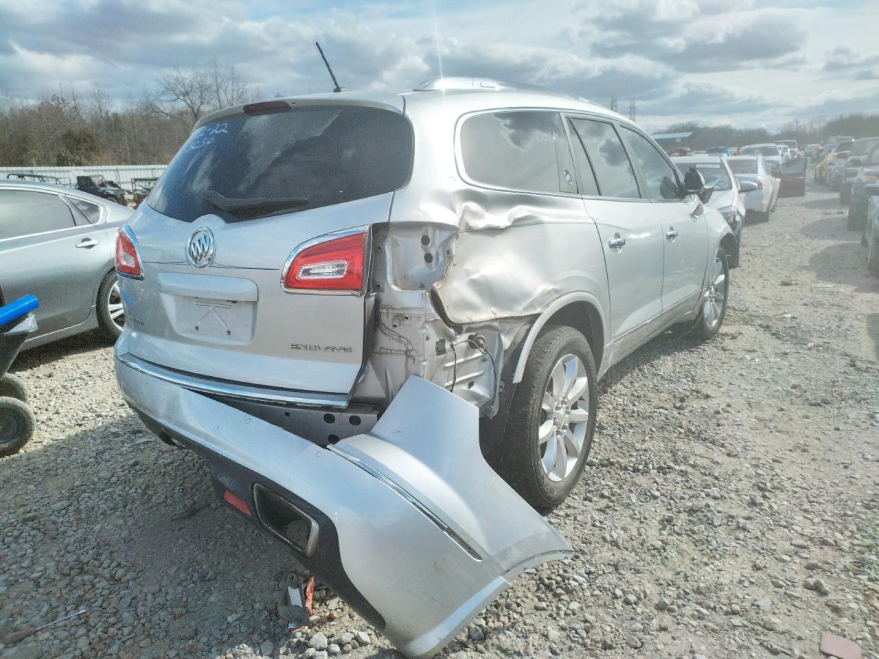Photo 4 from auction – 2014 BUICK ENCLAVE with VIN 5GAKRCKD0EJ374174