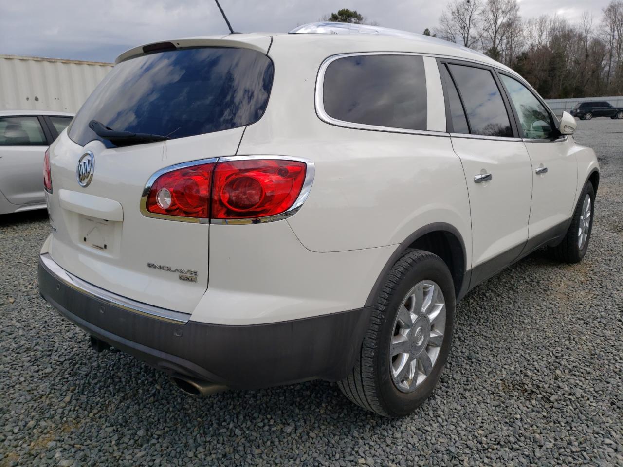 Photo 4 from auction – 2011 BUICK ENCLAVE CX with VIN 5GAKRCED1BJ373378