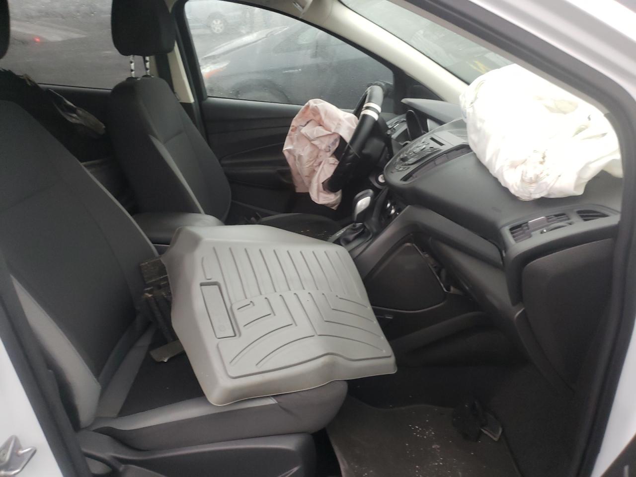 Photo 5 from auction – 2015 FORD ESCAPE S with VIN 1FMCU0F7XFUB42200