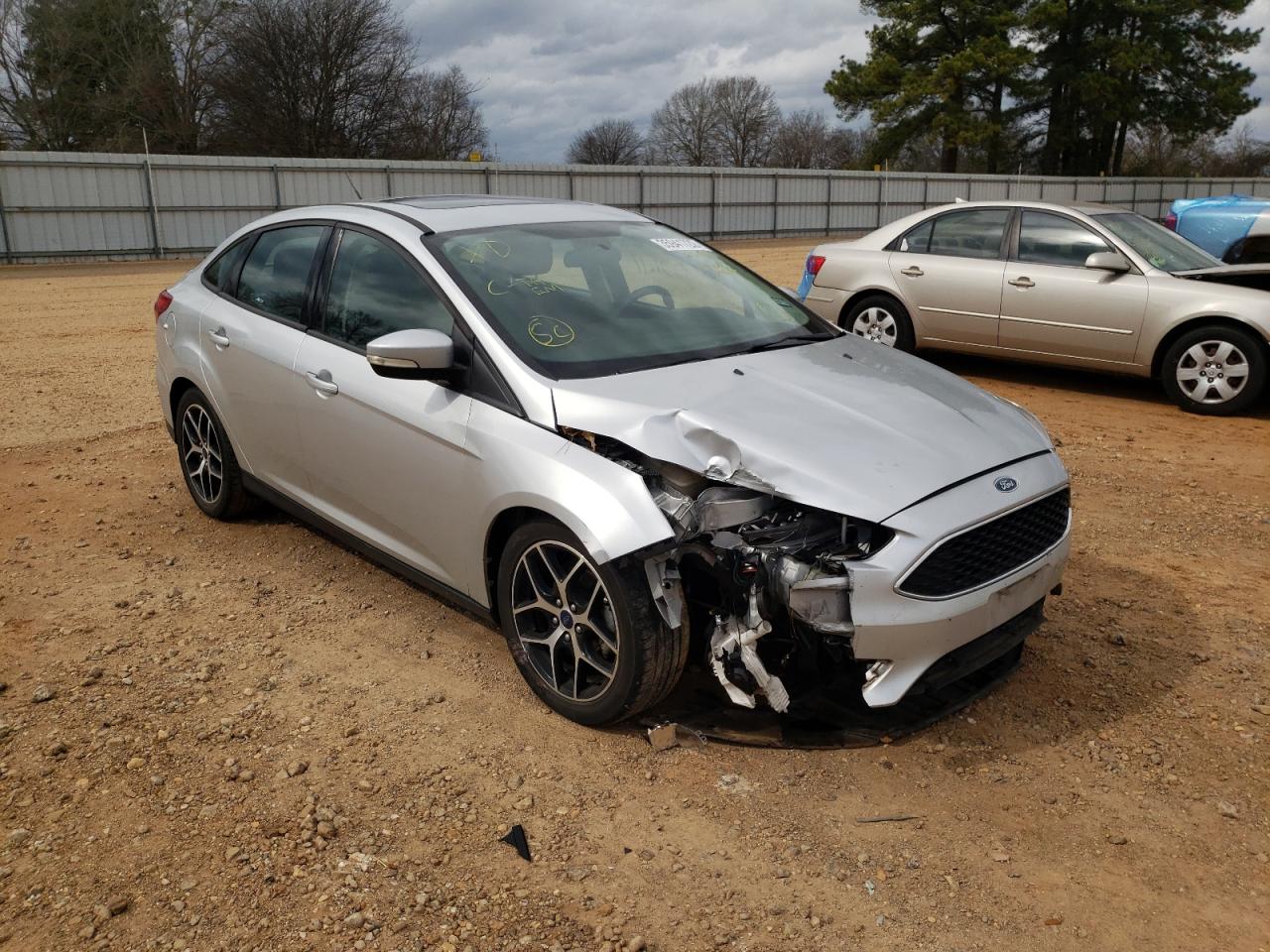 FORD FOCUS SEL 2017 z numerem VIN 1FADP3H29HL342096 - Zdjęcie z aukcji