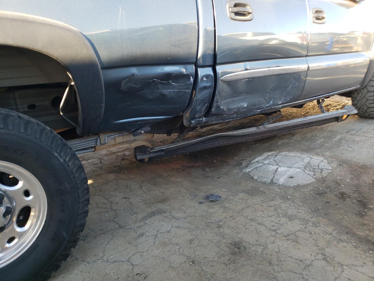 Photo 9 from auction – 2006 GMC SIERRA C15 with VIN 1GTGC13U36F213315