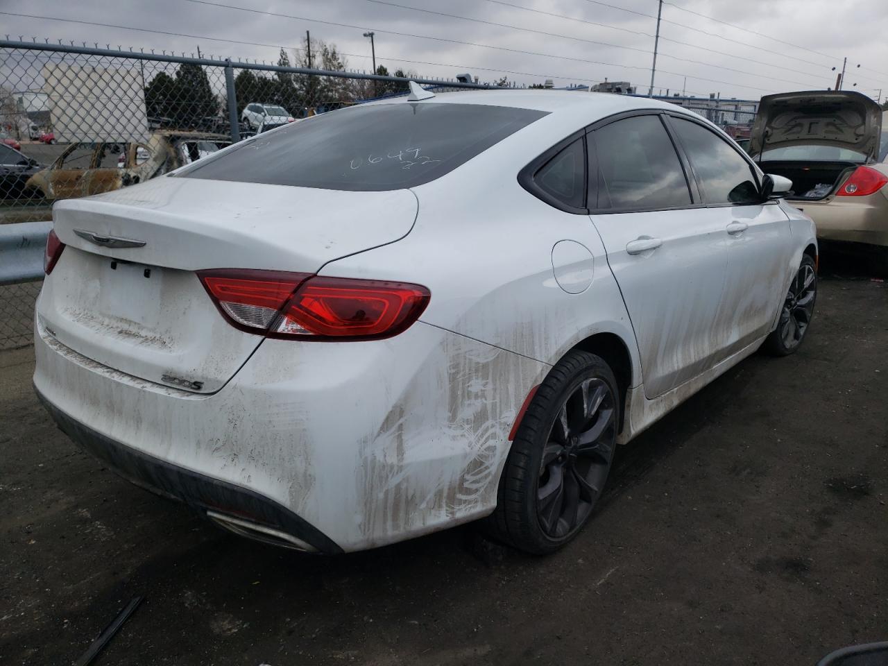 Photo 4 from auction – 2015 CHRYSLER 200 S with VIN 1C3CCCDG5FN557077