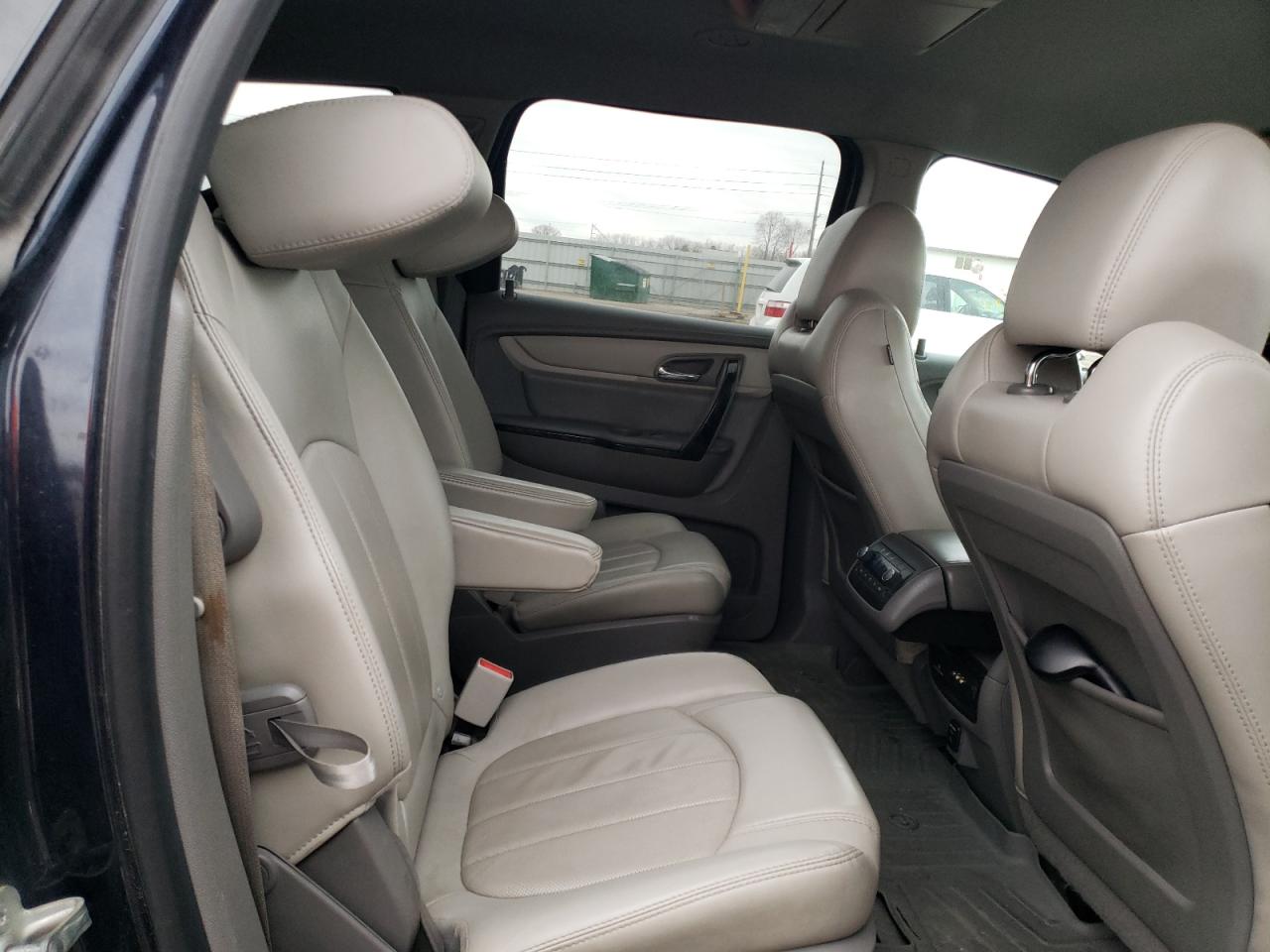 صورة رقم 6 من المزاد - 2015 CHEVROLET TRAVERSE L مع VIN 1GNKRJKD4FJ166293