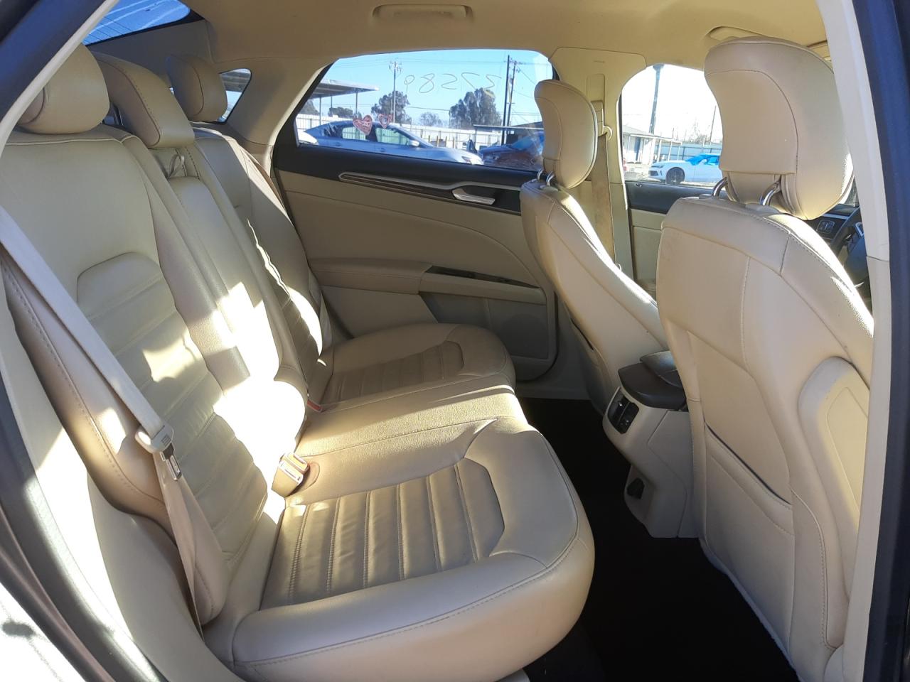 Photo 6 from auction – 2014 FORD FUSION SE with VIN 3FA6P0HD6ER393514