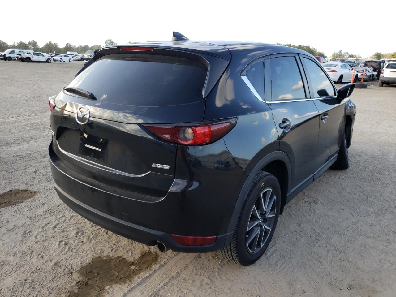 Photo 4 from auction – 2018 MAZDA CX-5 TOURI with VIN JM3KFACM2J0457705