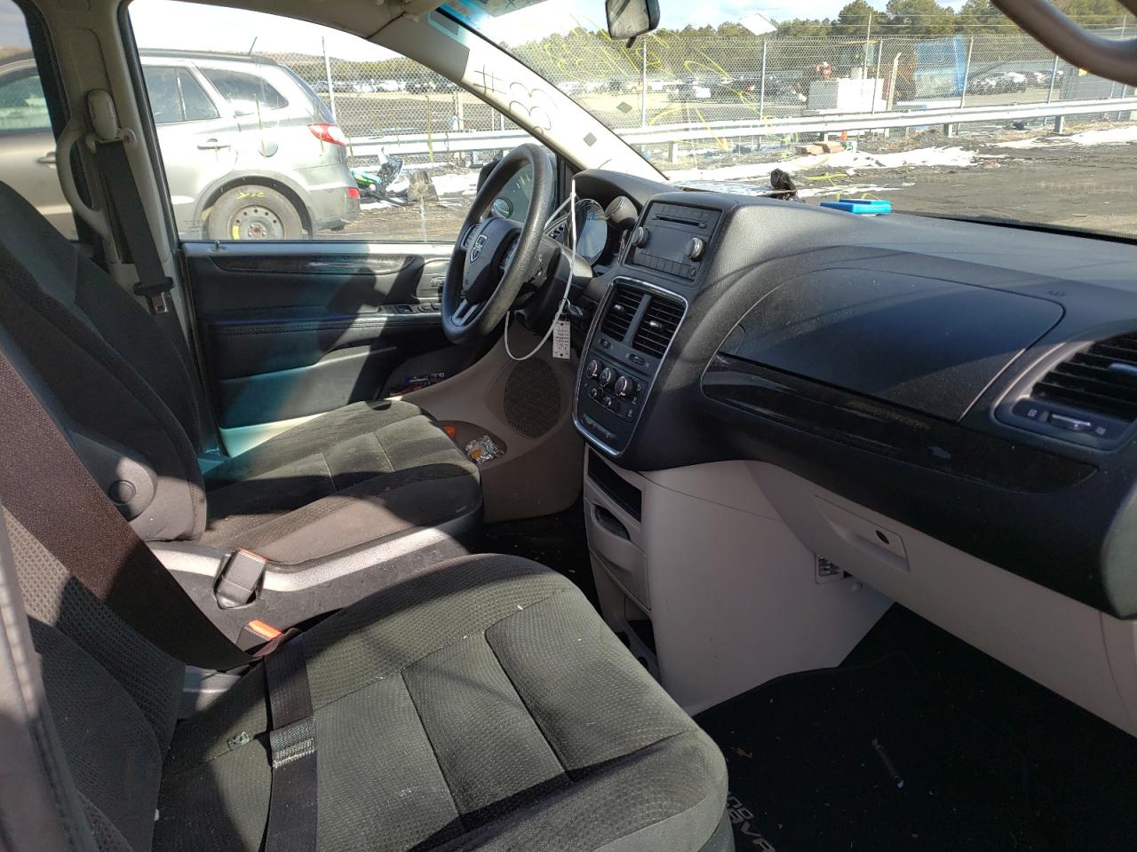 Photo 5 from auction – 2017 DODGE GRAND CARA with VIN 2C4RDGBG1HR819633