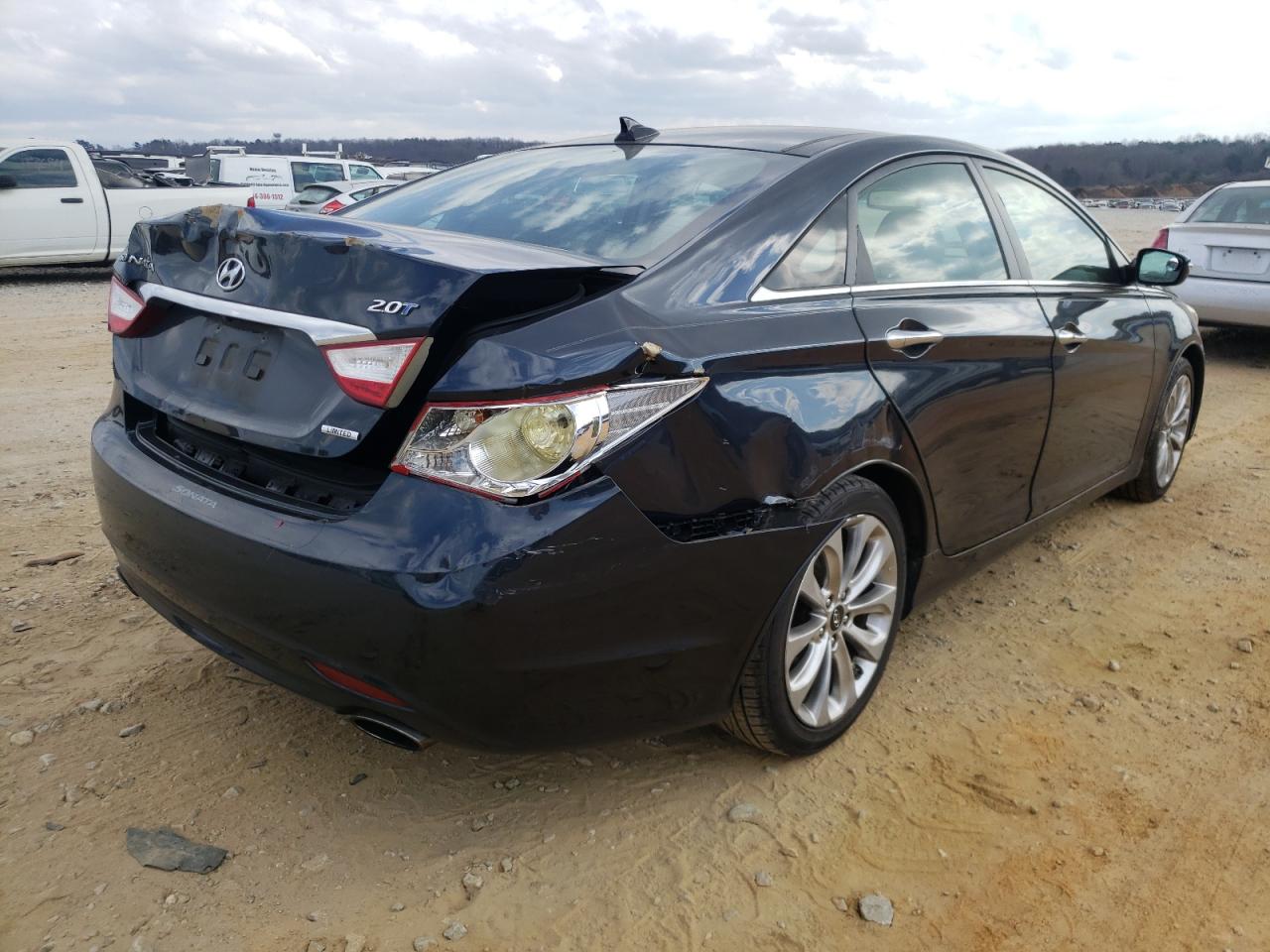 Photo 4 from auction – 2012 HYUNDAI SONATA SE with VIN 5NPEC4AB4CH335113