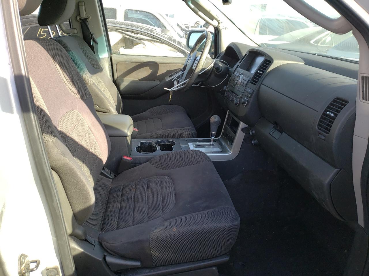 Photo 5 from auction – 2012 NISSAN PATHFINDER with VIN 5N1AR1NN5CC631992