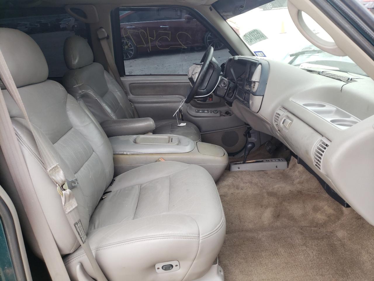 Photo 5 from auction – 1996 CHEVROLET SUBURBAN K with VIN 1GNFK16RXTJ301915