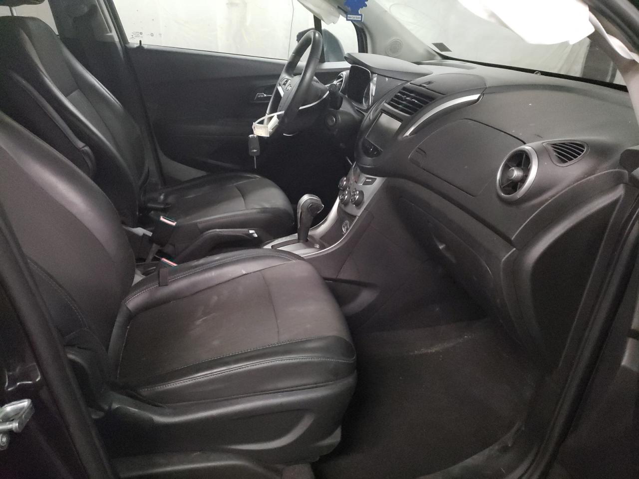 Photo 5 from auction – 2016 CHEVROLET TRAX 1LT with VIN 3GNCJPSB2GL265881