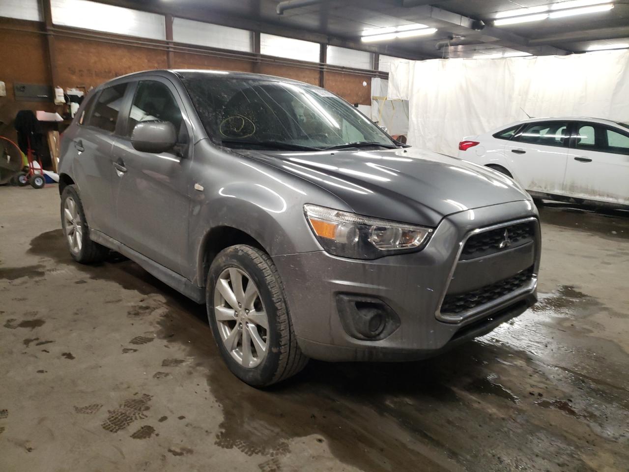 MITSUBISHI OUTLANDER 2015 with VIN 4A4AR3AU9FE060229 - Photo from auction