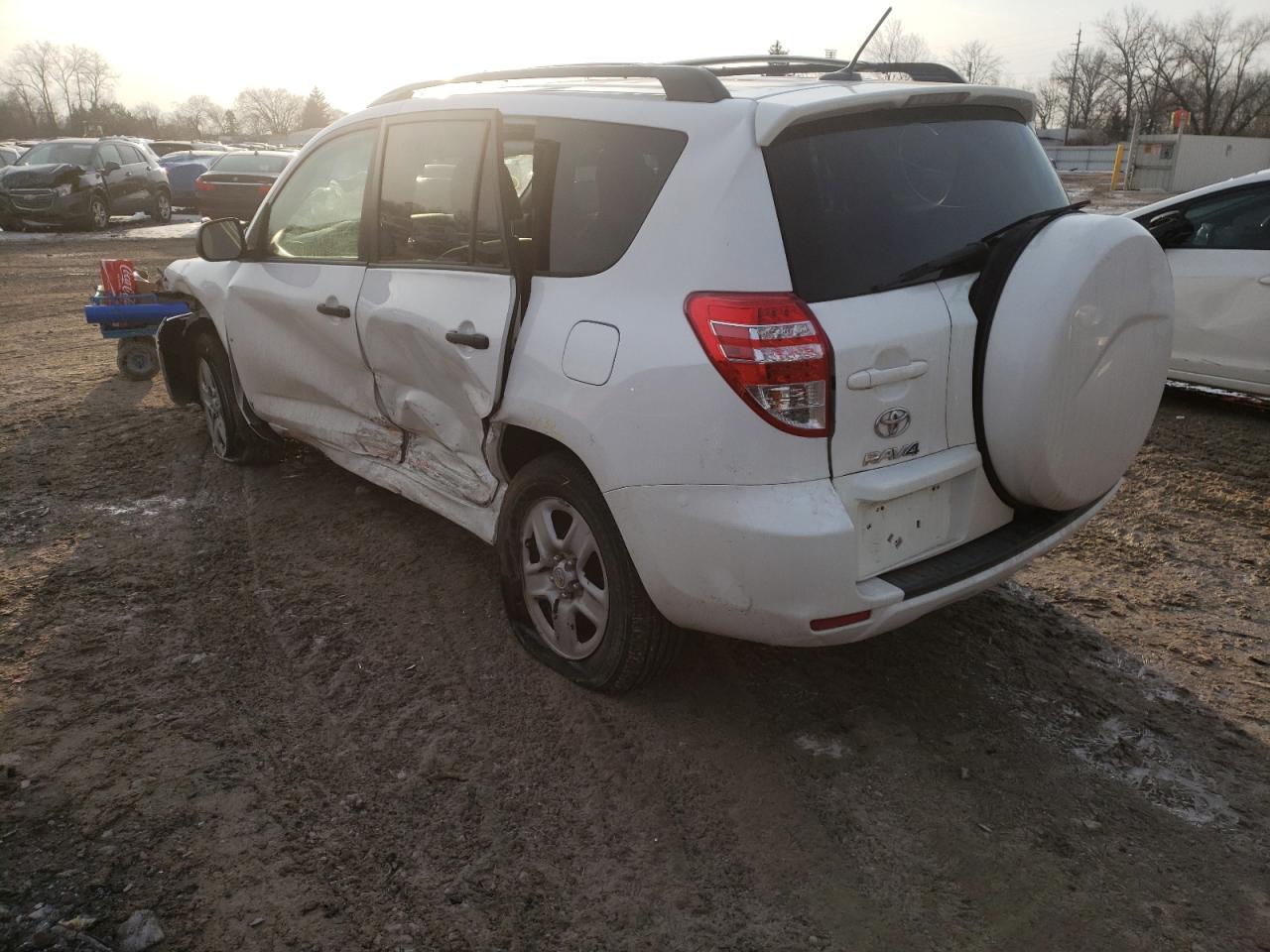 Photo 3 from auction – 2012 TOYOTA RAV4 with VIN 2T3BF4DV4CW217152