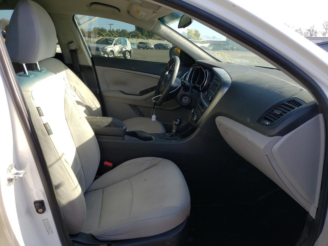 Photo 5 from auction – 2015 KIA OPTIMA LX with VIN KNAGM4A79F5664716