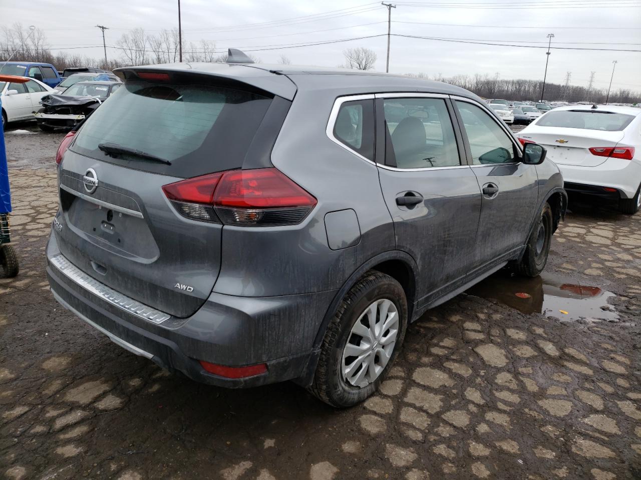 Photo 4 from auction – 2018 NISSAN ROGUE S with VIN 5N1AT2MV3JC769097