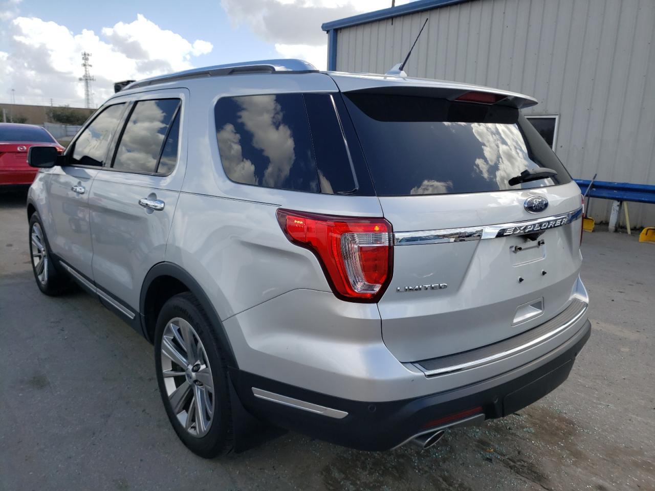 Photo 3 from auction – 2019 FORD EXPLORER L with VIN 1FM5K7F80KGB43557